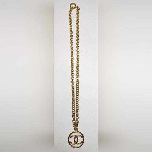 Chanel CC Gold Chain Necklace Pendant Vintage - Picture 2 of 9